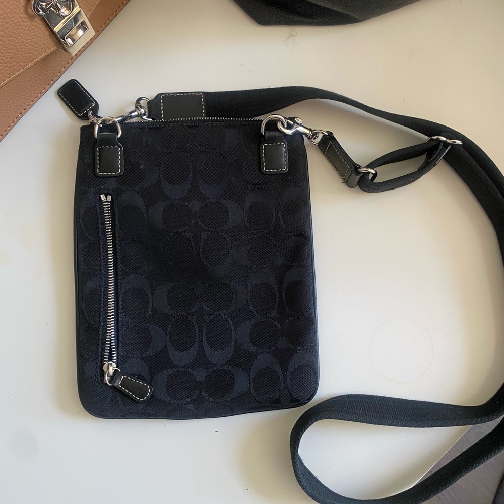 COACH Black Crossbody, Almost brand new - Picture 1 of 6